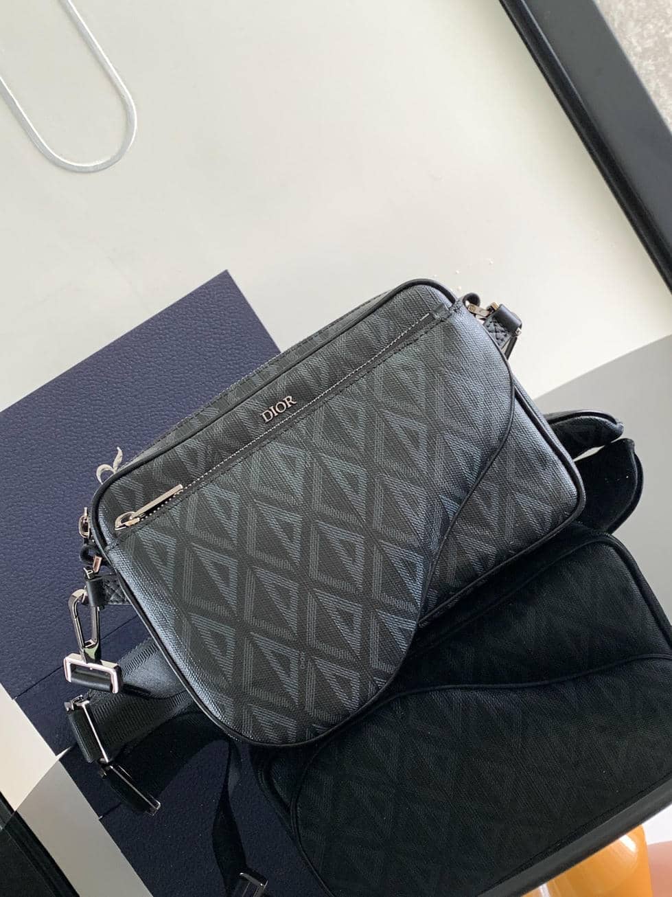 00125 Dior Man Bag